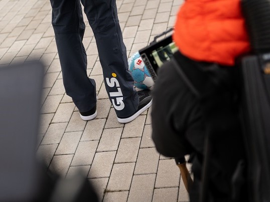 Legs of driver at the BVB-GLS-TV-Spot-Shooting