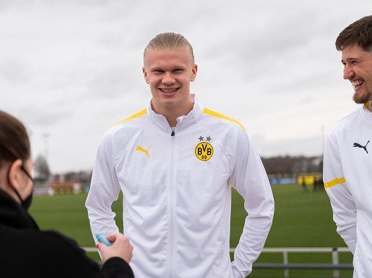 Erling Haaland beim BVB-GLS-TV-Spot-Dreh